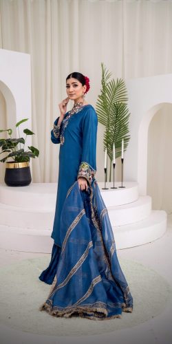 DSC05181 with white carpet~2